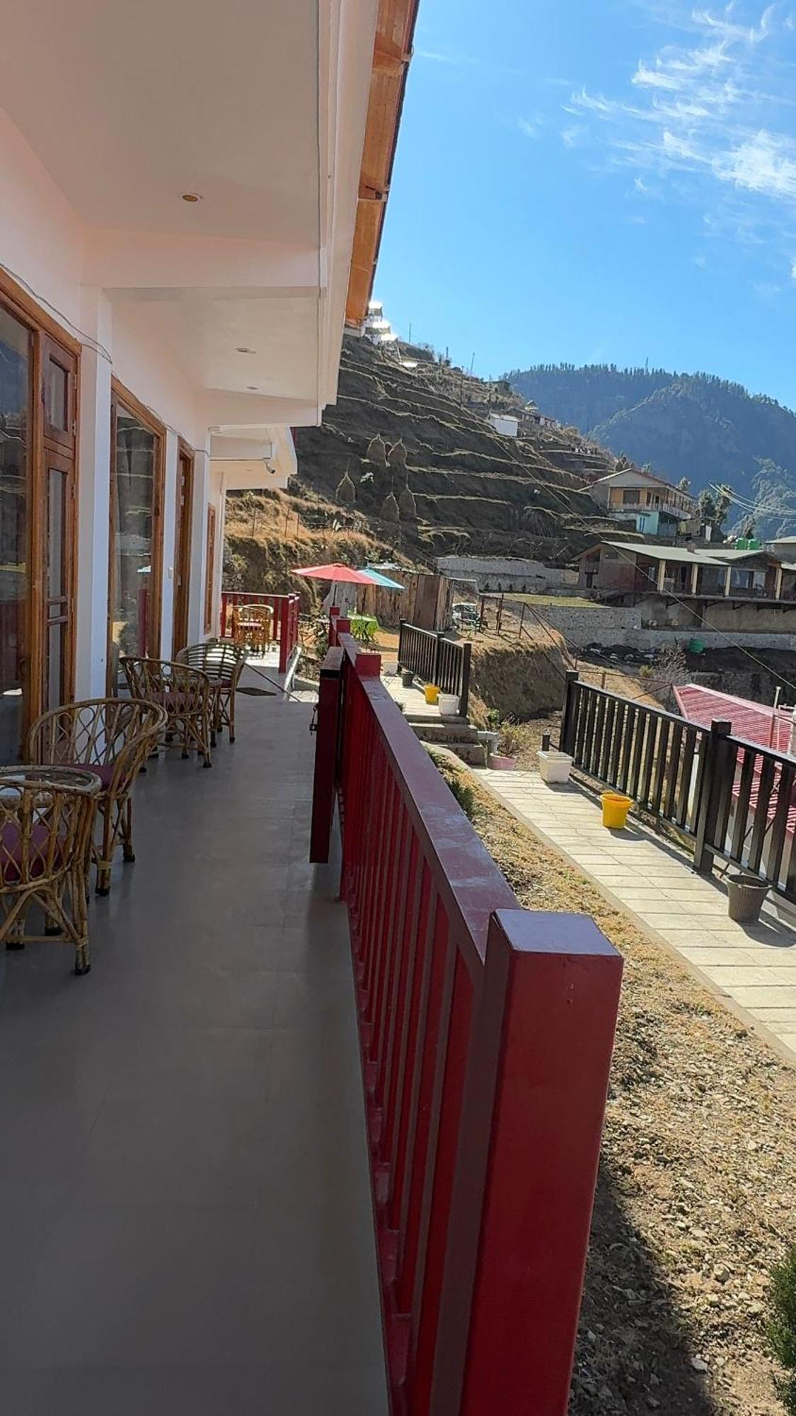 קנאטל The Vintage Hill Village - Himalayan Boutique Resort מראה חיצוני תמונה